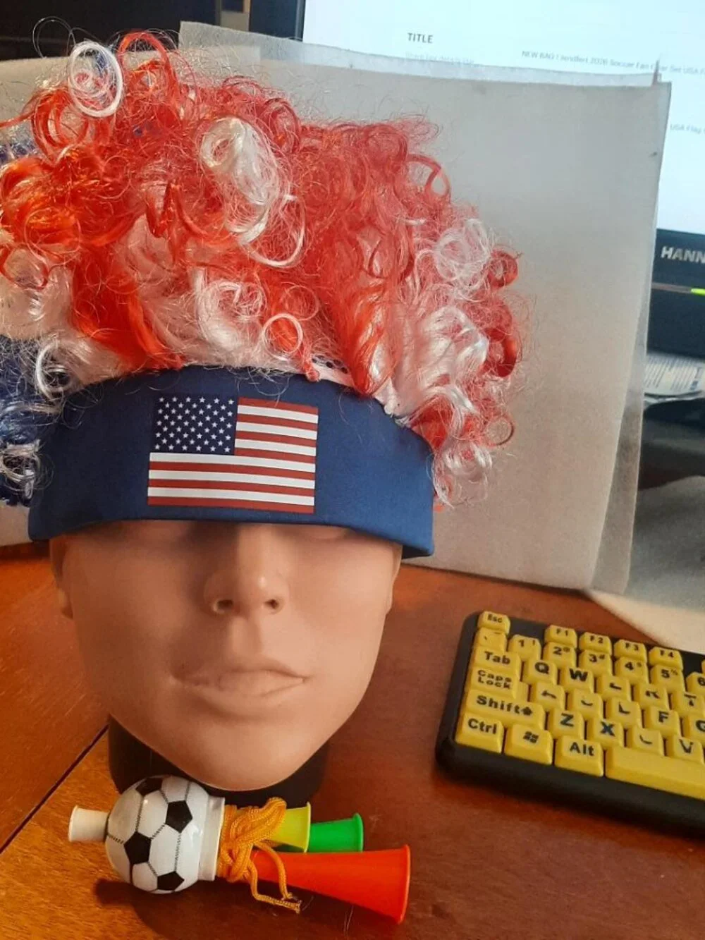 NEW BAG ! Jendfert 2026 Soccer Fan Gear Set USA Flag Clown Wig Loud Horn